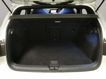 Volkswagen Golf 2.0 TDI GTD DSG (200 ps) - HEATED STEERING - BLIND SPOT ASSIST