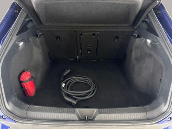 Volkswagen ID.4 Pro Performance 77kWh Life (204 ps) - LED - HEATED SEATS - NAV