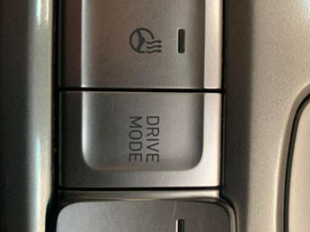 Hyundai Kona 64kWh Premium (10.5kW Charger) (204 ps) - HEATED SEATS - HEATED 