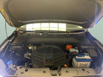 Hyundai Kona 64kWh Premium (10.5kW Charger) (204 ps) - HEATED SEATS - HEATED 