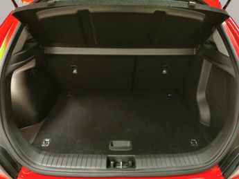Hyundai Kona 64kWh Premium (10.5kW Charger) (204 ps) - HEATED SEATS - HEATED 