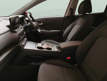 Hyundai Kona 64kWh Premium (10.5kW Charger) (204 ps) - HEATED SEATS - HEATED 