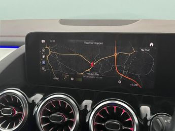 Mercedes-Benz EQA EQA 300 66.5kWh AMG Line 4MATIC (228 ps) - ADAPTIVE LIGHTS - HEA