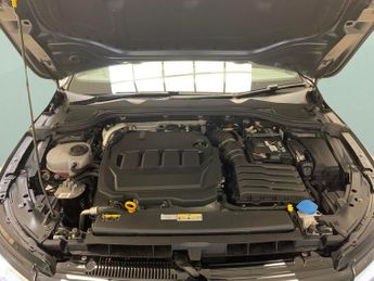 Volkswagen Golf 2.0 TDI R-Line DSG (150 ps) - PARK SENSORS - KEYLESS START