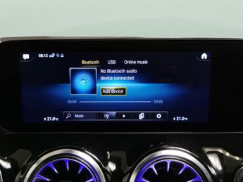 Mercedes-Benz EQA EQA 250 66.5kWh AMG Line (190 ps) - HEATED LEATHER - MIRROR PACK