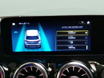 Mercedes-Benz EQA EQA 250 66.5kWh AMG Line (190 ps) - HEATED LEATHER - MIRROR PACK