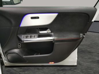 Mercedes-Benz EQA EQA 250 66.5kWh AMG Line (190 ps) - HEATED LEATHER - MIRROR PACK