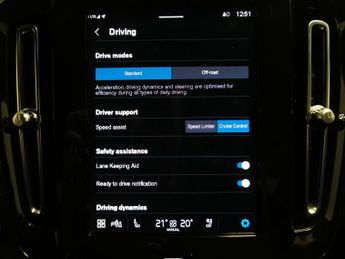 Volvo XC40 Recharge 69kWh Core (231 ps) - LED - NAV - LANE DEPARTURE