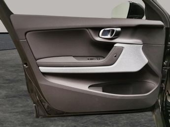 Polestar Polestar 2 Single Motor 69kWh Standard Range Fastback FWD (231 ps) - PARK A