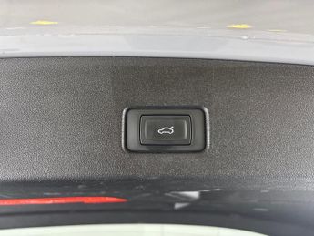 Audi Q4 E-tron 40 S line 82kWh (204 ps) - CARPLAY - LED - GOOGLE MAPS