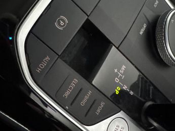 BMW 3 Series 2.0 330e 12kWh SE Pro Plug-in (292 ps) - PERFORMANCE CONTROL