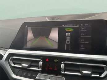 BMW 3 Series 2.0 330e 12kWh SE Pro Plug-in (292 ps) - PERFORMANCE CONTROL