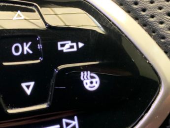 Volkswagen Golf 2.0 TDI R-Line DSG (150 ps) - PARK SENSORS - KEYLESS START