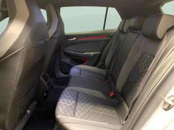 Volkswagen Golf 2.0 TDI R-Line DSG (150 ps) - PARK SENSORS - KEYLESS START