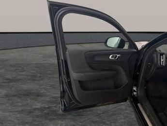 Volvo XC40 Recharge Twin 82kWh Plus AWD (408 ps) - KEYLESS ENTRY - PARK ASS