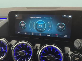 Mercedes-Benz EQA EQA 250 66.5kWh Sport (190 ps) - ADAPTIVE LIGHTS - HEATED LEATHE