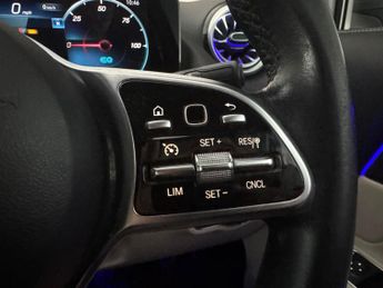 Mercedes-Benz EQA EQA 250 66.5kWh Sport (190 ps) - ADAPTIVE LIGHTS - HEATED LEATHE