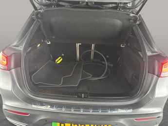 Mercedes-Benz EQA EQA 250 66.5kWh Sport (190 ps) - ADAPTIVE LIGHTS - HEATED LEATHE