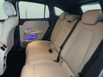 Mercedes-Benz EQA EQA 250 66.5kWh Sport (190 ps) - ADAPTIVE LIGHTS - HEATED LEATHE
