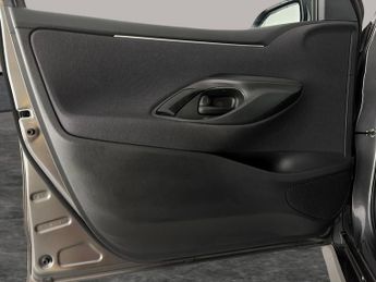 Toyota Yaris 1.5 VVT-h Design E-CVT (116 ps) - LANE DEPARTURE  - BLUETOOTH