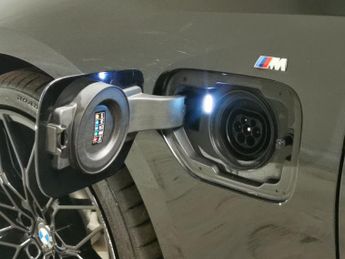 BMW 3 Series 2.0 330e 12kWh M Sport Plug-in (292 ps) - ACOUSTIC GLAZING