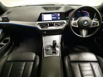 BMW 3 Series 2.0 330e 12kWh M Sport Plug-in (292 ps) - ACOUSTIC GLAZING