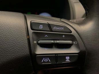 Hyundai Kona 64kWh Premium (10.5kW Charger) (204 ps) - HEATED SEATS - HEATED 