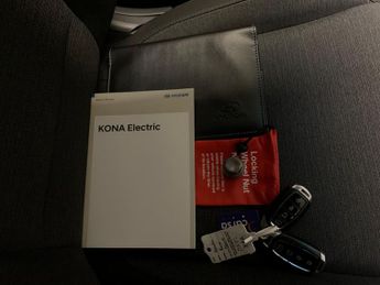 Hyundai Kona 64kWh Premium (10.5kW Charger) (204 ps) - HEATED SEATS - HEATED 