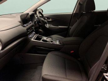 Hyundai Kona 64kWh Premium (10.5kW Charger) (204 ps) - HEATED SEATS - HEATED 