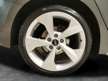 Audi A3 1.0 TFSI 30 S line Sportback S Tronic (110 ps) - DRIVING MODES