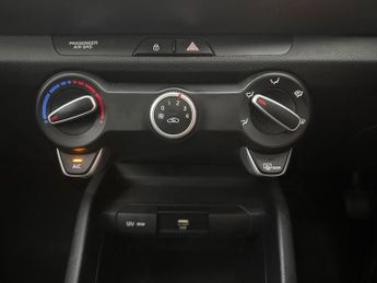 Kia Stonic 1.0 T-GDi 2 DCT (99 bhp) CRUISE CONTROL