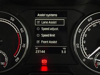 Skoda Kamiq 1.0 TSI SE Drive DSG (110 ps) - LANE DEPARTURE  - BLUETOOTH - CR