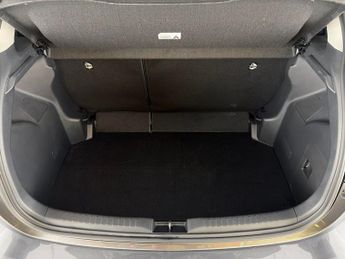 Toyota Yaris 1.5 VVT-h Design E-CVT (116 ps) - LANE DEPARTURE  - BLUETOOTH