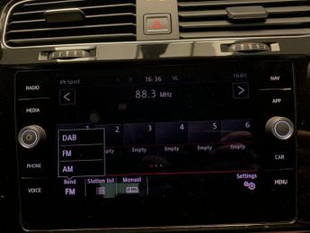 Volkswagen Golf 2.0 TDI GTD DSG (184 ps) - PADDLE SHIFT - PARK SENSORS - CLIMATE