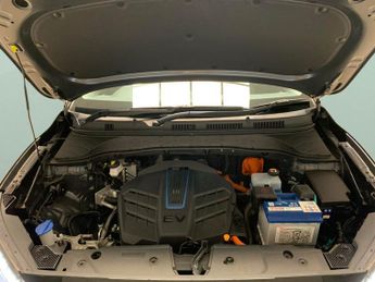 Hyundai Kona 64kWh Premium (10.5kW Charger) (204 ps) - HEATED SEATS - HEATED 