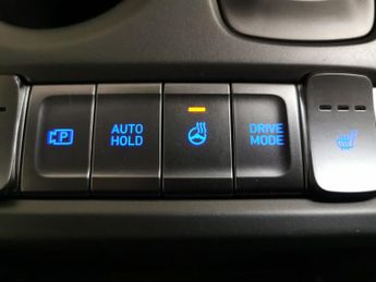 Hyundai Kona 64kWh Premium (10.5kW Charger) (204 ps) - HEATED SEATS - HEATED 