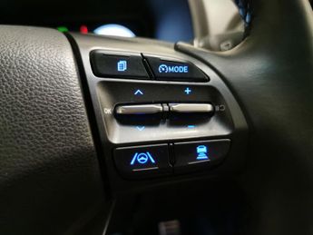 Hyundai Kona 64kWh Premium (10.5kW Charger) (204 ps) - HEATED SEATS - HEATED 