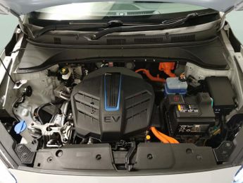 Hyundai Kona 64kWh Premium (10.5kW Charger) (204 ps) - HEATED SEATS - HEATED 