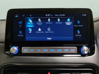 Hyundai Kona 64kWh Premium (10.5kW Charger) (204 ps) - HEATED SEATS - HEATED 