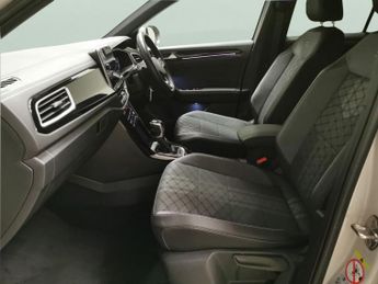 Volkswagen T-Roc 1.5 TSI R-Line DSG (150 ps) - PADDLE SHIFT - DIGITAL DASH - PARK