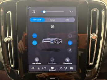 Volvo XC40 Recharge Twin 82kWh Plus AWD (408 ps) - KEYLESS ENTRY - PARK ASS
