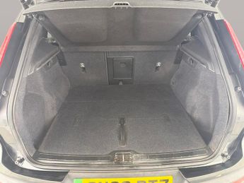 Volvo XC40 Recharge Twin 82kWh Plus AWD (408 ps) - KEYLESS ENTRY - PARK ASS