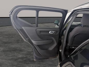 Volvo XC40 Recharge Twin 82kWh Plus AWD (408 ps) - KEYLESS ENTRY - PARK ASS
