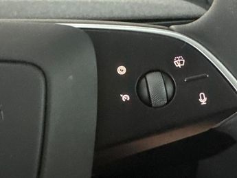 Tesla Model 3 Saloon RWD (208 ps) - PARK ASSIST - LED - REVERSE CAM