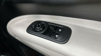 Fiat 500e 42kWh La Prima (118 ps) - BLUETOOTH - SPEED LIMIT RECOG - AIR CO