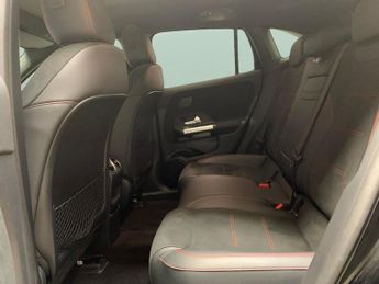 Mercedes-Benz EQA EQA 250+ 70.5kWh AMG Line (Premium) (190 ps) - ADAPTIVE LIGHTS