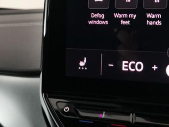 Volkswagen ID.4 Pro Performance 77kWh Family (204 ps) - ACTIVE LANE ASSIST - LED