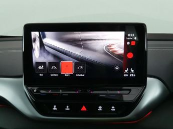 Volkswagen ID.4 Pro Performance 77kWh Family (204 ps) - ACTIVE LANE ASSIST - LED