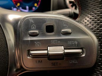 Mercedes-Benz A Class 1.3 A180 AMG Line (Premium) 7G-DCT (136 ps) - REVERSE CAM - NAV