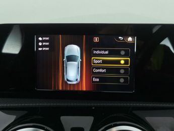 Mercedes-Benz A Class 1.5 A180d AMG Line 7G-DCT (116 ps) - ACTIVE LANE KEEPING ASSIST 